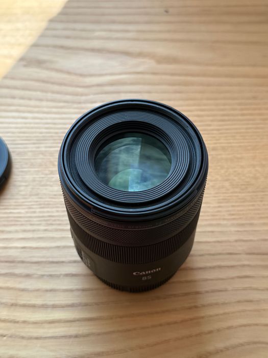 Обʼєктив Canon RF 85 2.0