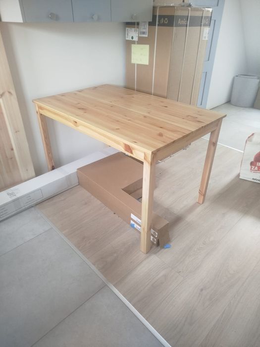 Nowy stół drewniany sosna TYLSTRUP z JYSK