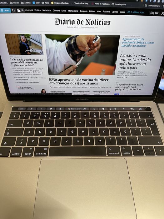 Macbook pro 13 touchbar