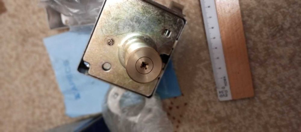 Замок накладной APECS