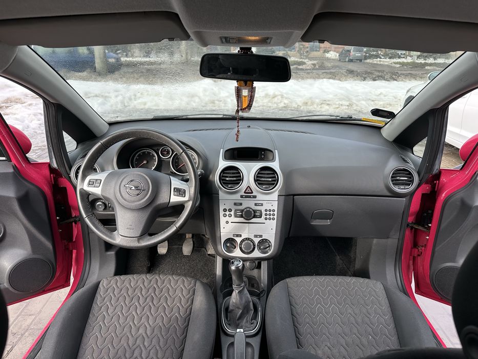 Opel Corsa 2013 року