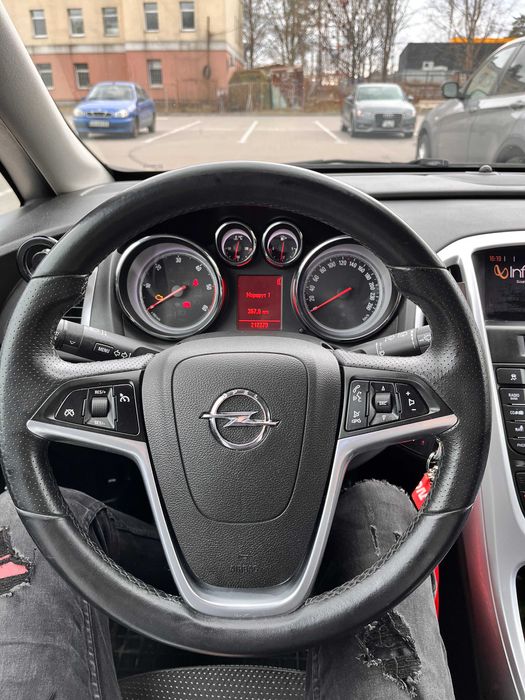 Opel Astra J OPC 2010 1.7 Дизель МТ