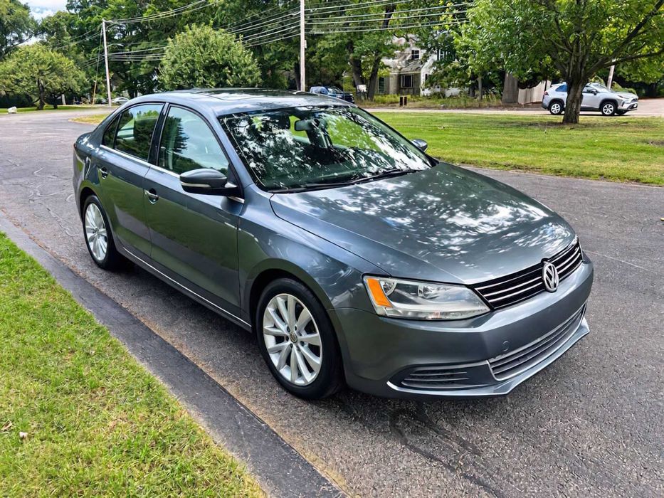 Volkswagen Jetta      2013