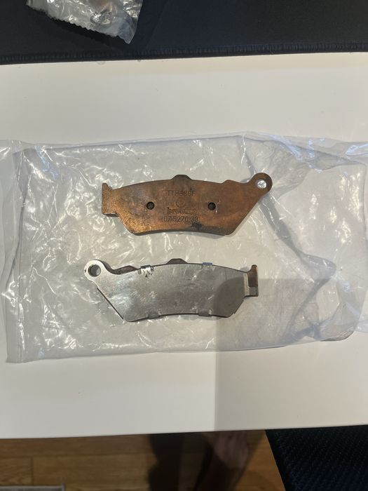 nowe oryginalne klocki hamulcowe na tył bmw r1200gs brembo