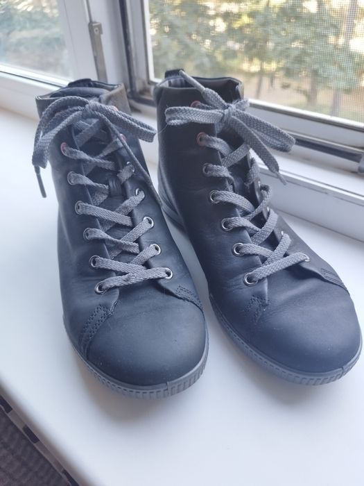 Продам б/у полуботинки Ессо 39р