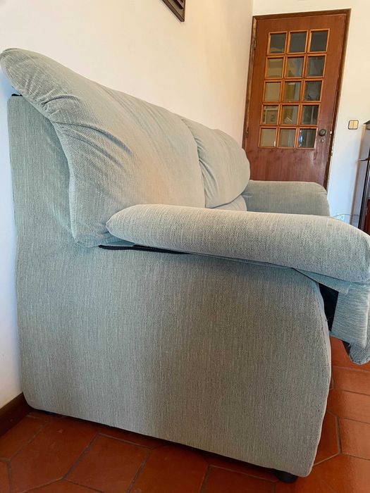 2 Sofás de 3 Lugares em Verde Seco