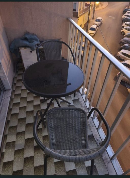 Conjunto mesa+ duas cadeiras varanda