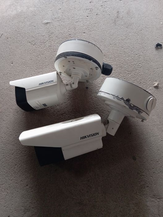 Sprzedam 2 kamery TurboHD Hikvision używane modele na zdjęciach widoczne stan bardzo dobry