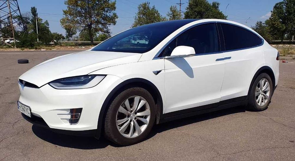 Tesla Model X 2019 VIN 5YJXCBE26LF231308 фото оголошення 2 з 19