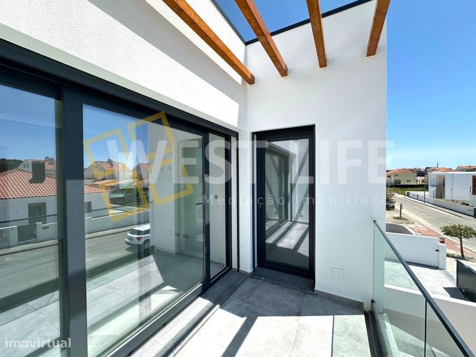 Moradia tipologia T3+1 NOVA com jardim e terraço a apenas 10 minuto...