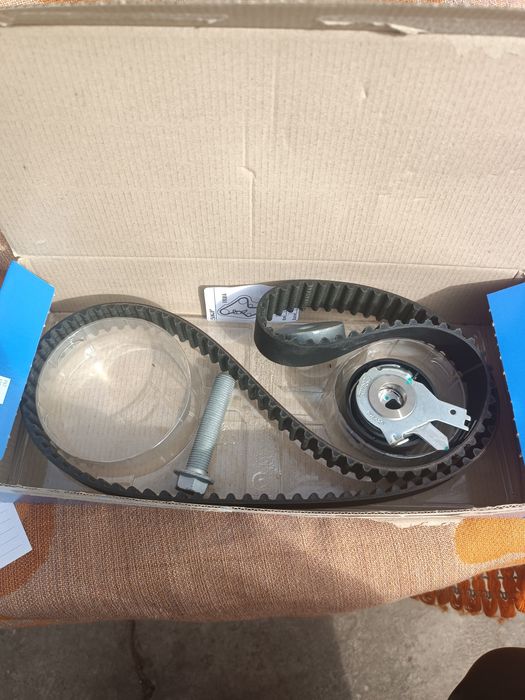 Продам комплект ГРМ