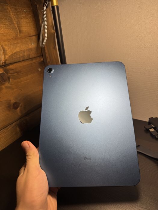 iPad 10. generacji 64 GB Niebieski • Jak nowy •  Akcesoria