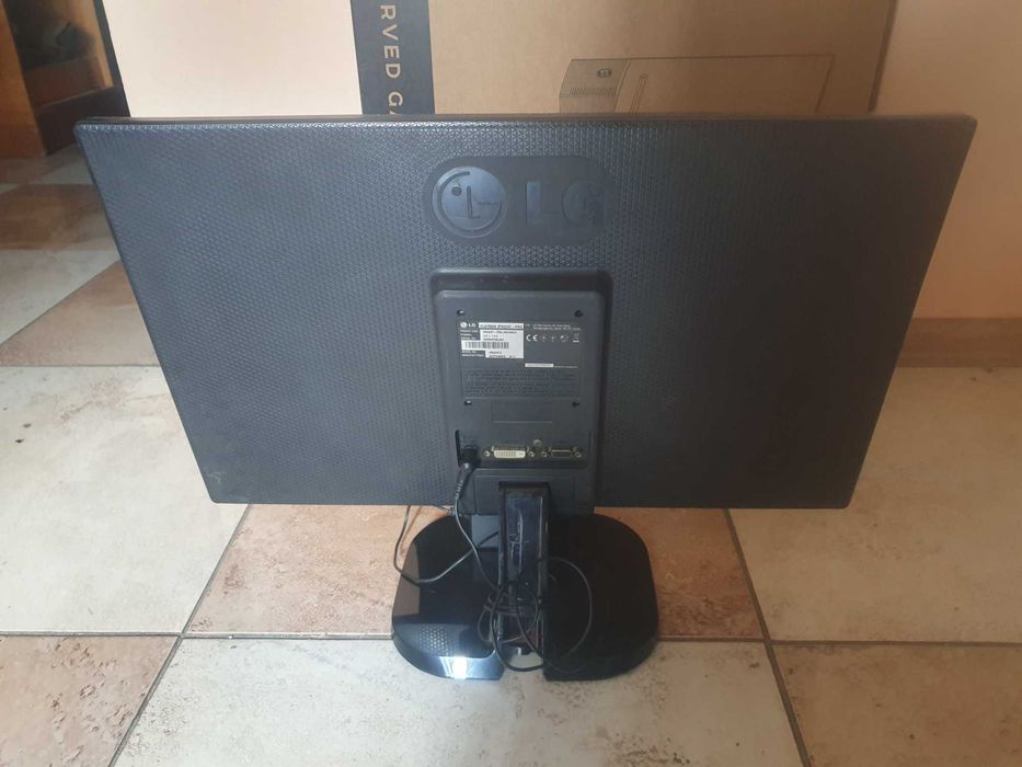 IPS Монітор 22" LG Electronics IPS224T 75 Гц (DVI + VGA) 5 ms Full HD 1920х1080