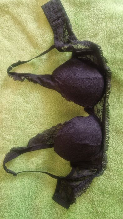 Biustonosz push up czarny koronkowy Tezenis 75 B