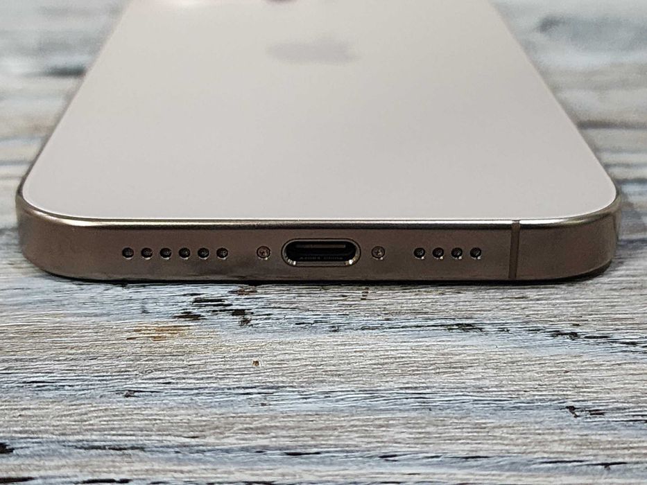 iPhone 16 Pro Max 256Gb Desert eSIM | 880$ | EmojieStore