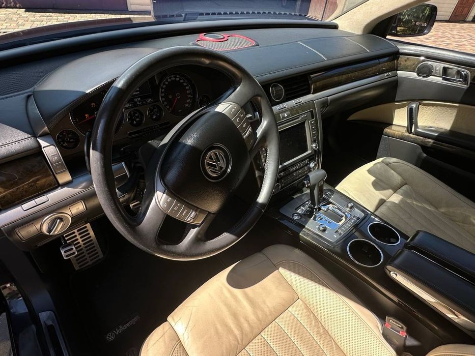Volkswagen Phaeton 2012