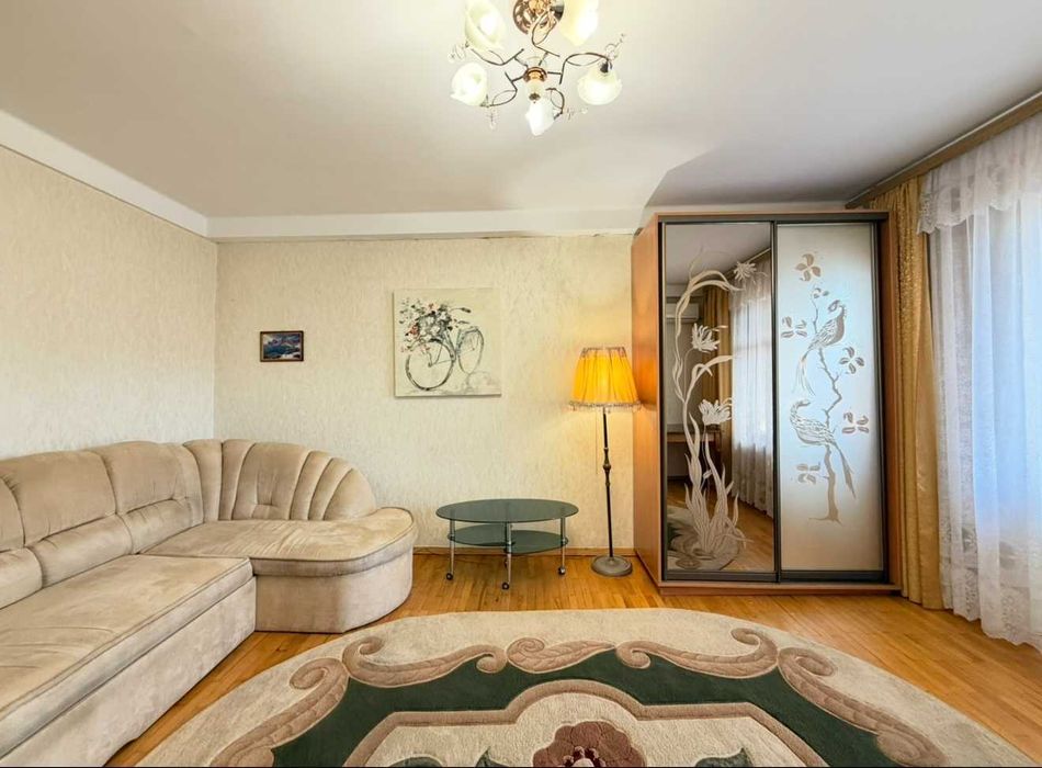 ПРОДАЖ 2 КІМНАТНОЇ КВАРТИРИ |Оболонський проспект 10,м.Оболонь 1хв пішки