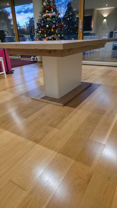Mesa de Jantar Extensível Conforama – Excelente Estado (180–230 cm)