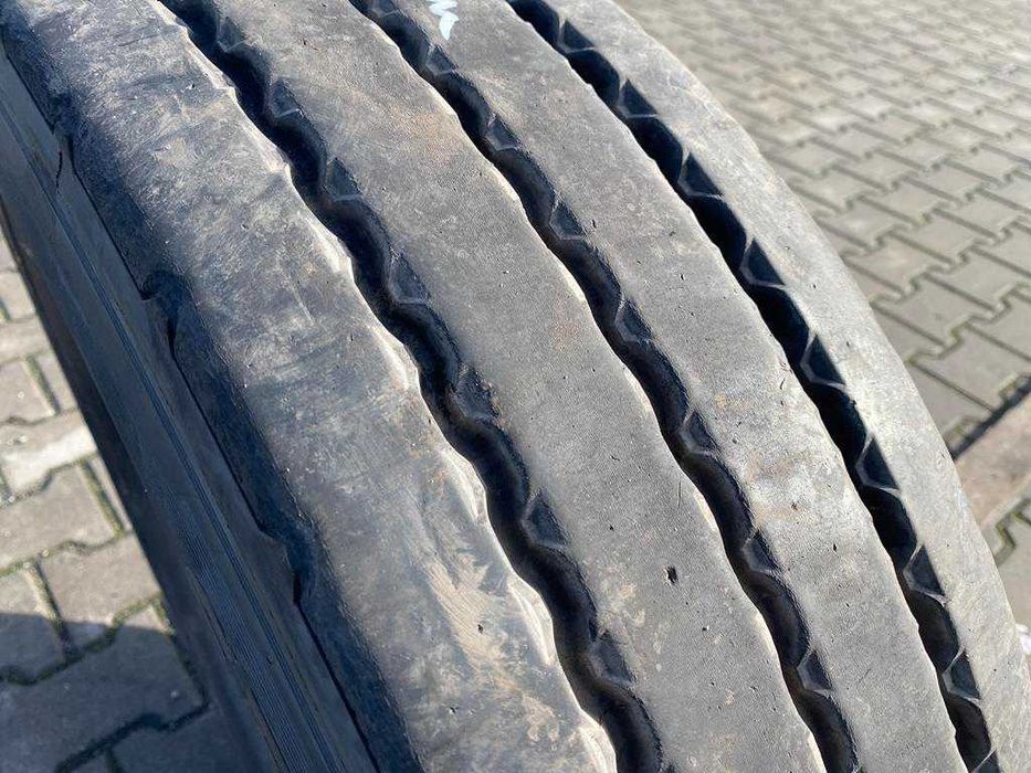 Opona ciężarowa używana napęd 215/75R17.5 SEMPERIT RUNNER T2 / 7-8mm