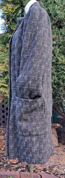 Przejściowy płaszczyk z dwurzędowym zapięciem