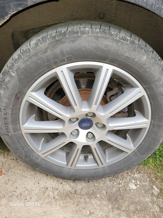 Opony Pirelli 2020 r bieżnik 6mm  2szt