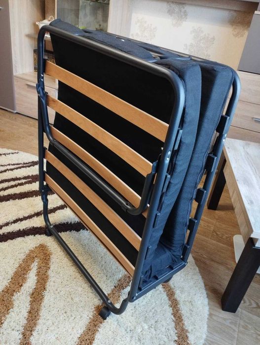 Розкладушка на колесах