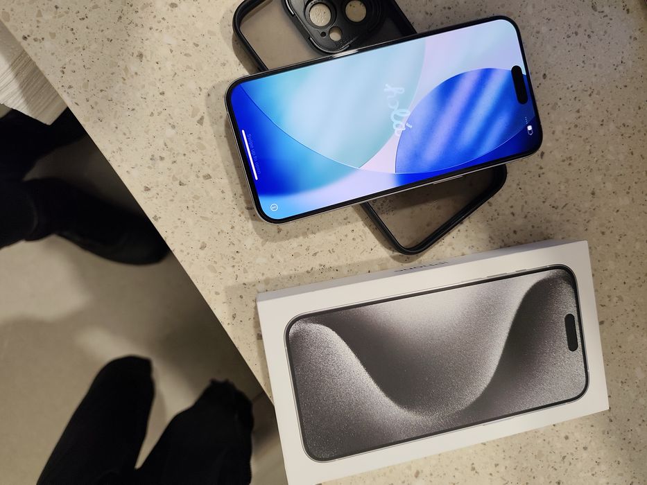 Iphone 15 pro max 256 branco