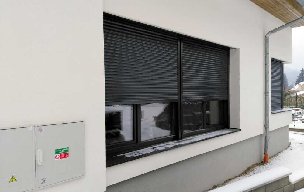 Захисні антивандальні ролети. Рольставни