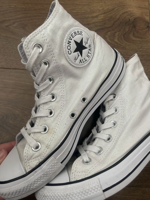Błyszczące trampki za kostke Converse 37,5