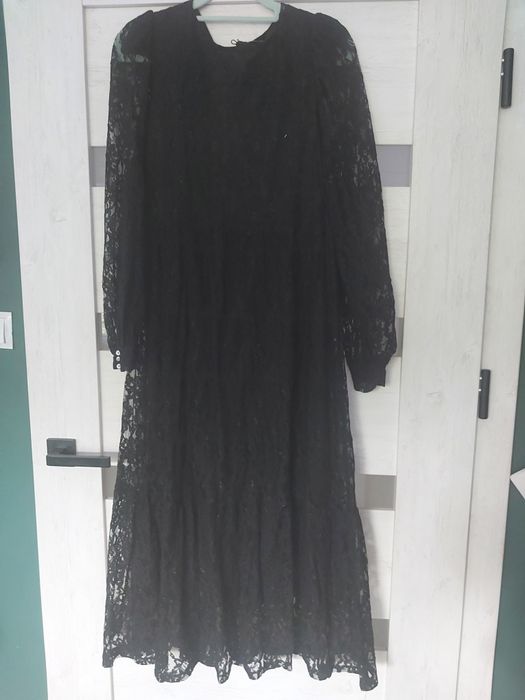 Sukienka midi czarna M Reserved koronkowa koronka
