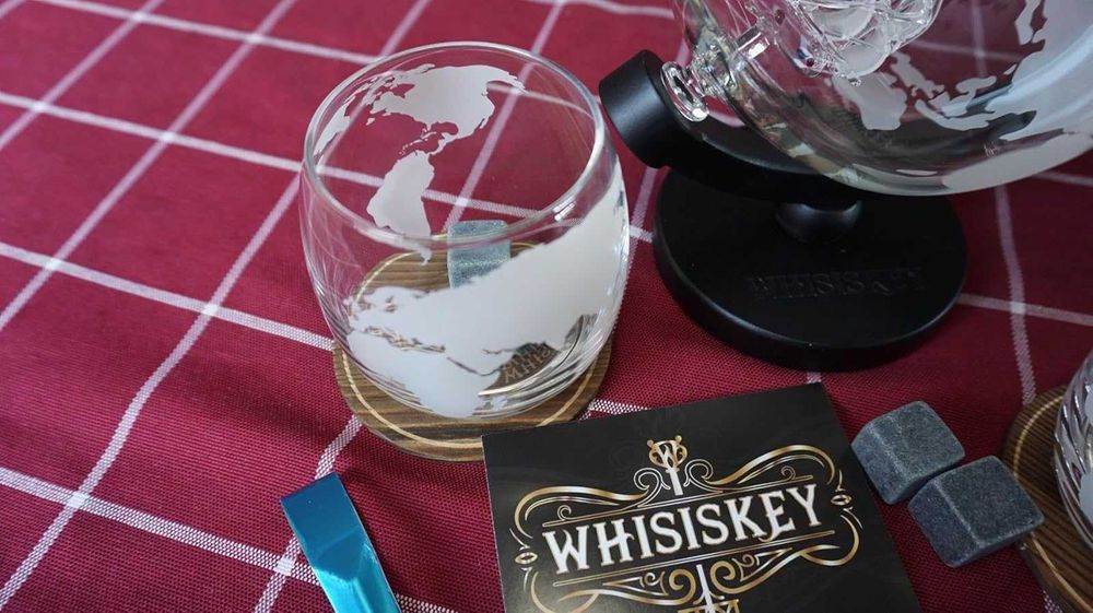 Zestaw do Whisky Szklanki Kamienie Pudełko Karafka Na Prezent + GRATIS