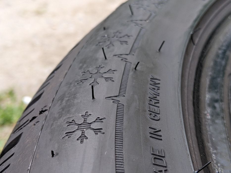 Зимовий DUNLOP 225 50 17 протектор 90%95%