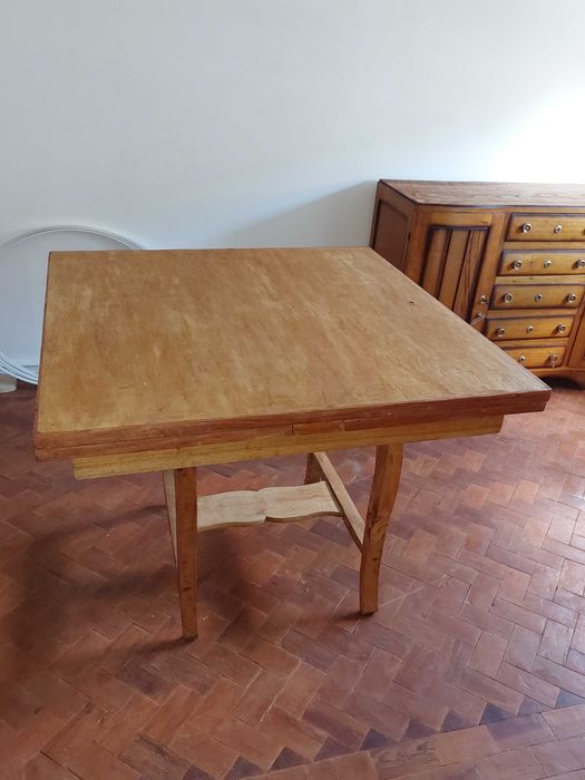 DOAÇÃO: Mesa de 97x97 com extensões