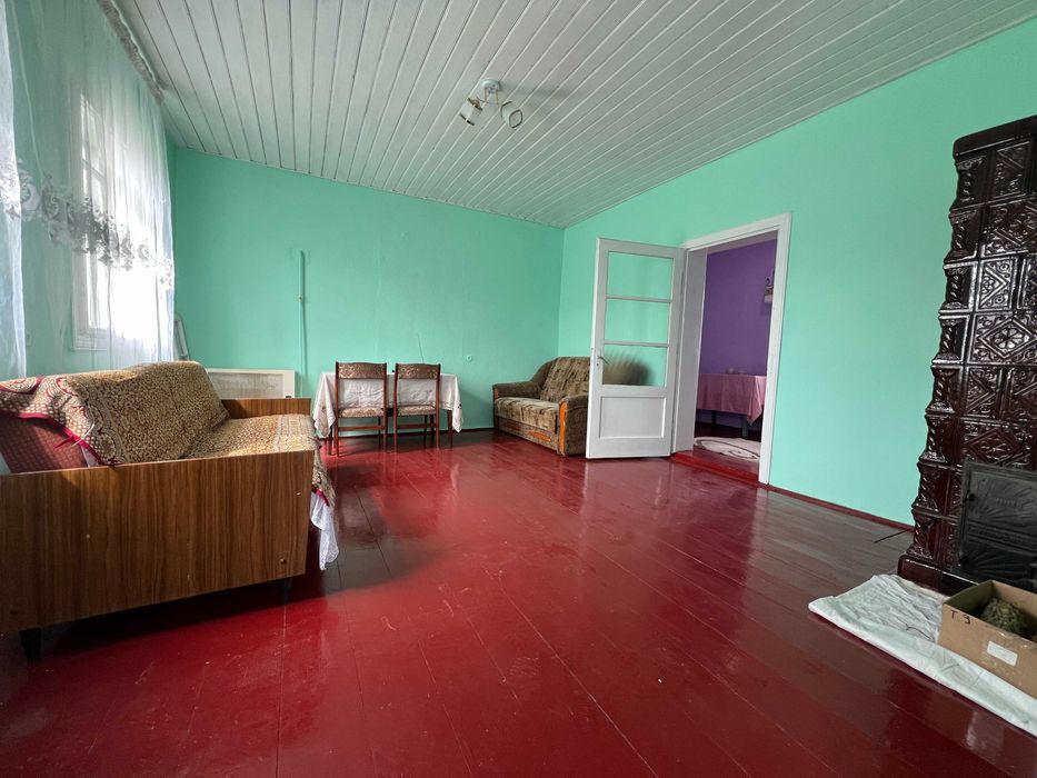 Продаж! Цегляний будинок біля МЕТРО + 10 сотих землі