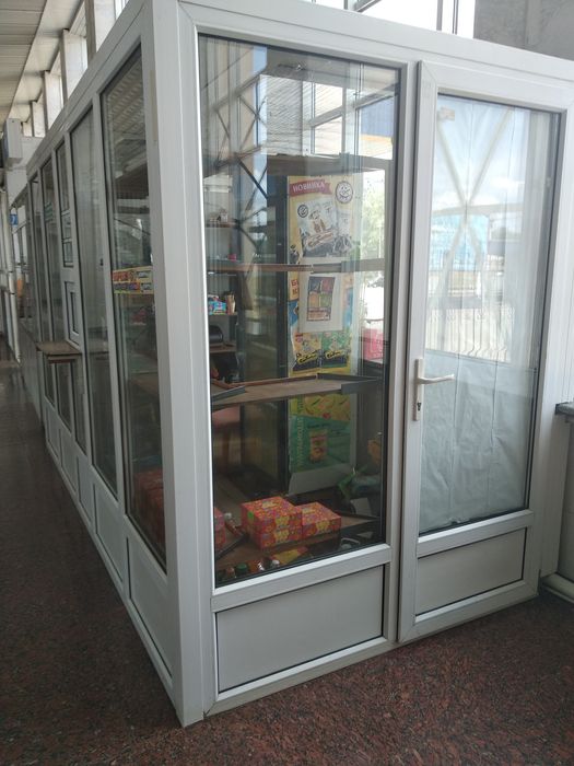 Вітрина, кіоск, двері металопластикові
