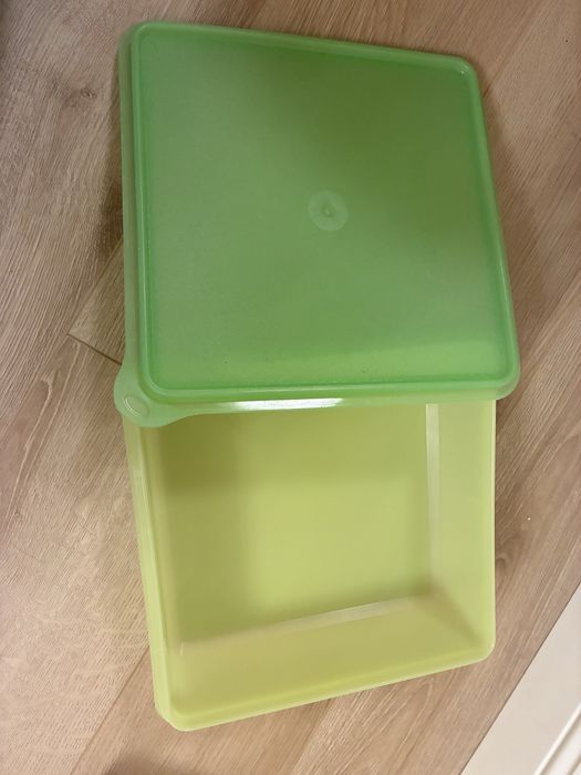 Duży pojemnik Tupperware szczelne zamknięcie do lodówki