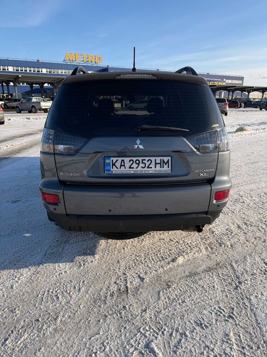 Mitsubishi Outlander XL 2012 2.4 бензин