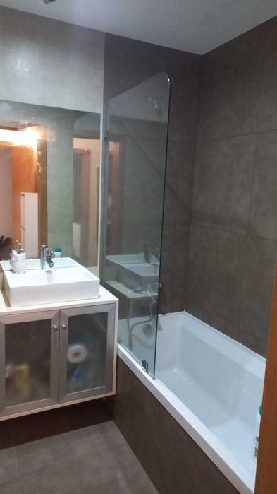 T2 mobilado, equipado e com parqueamento