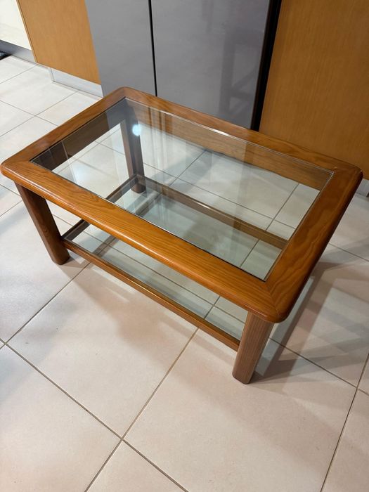 Mesa de centro de sala, em madeira cerejeira