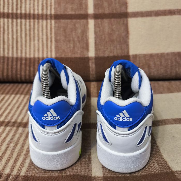 Жіночі кросівки adidas
