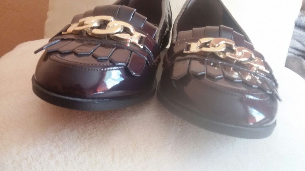 Лаковые кожаные туфли коричнево - бордового цвета. 39 р-р. 25 см