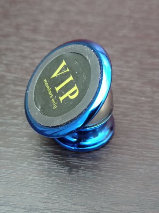 Магнітний тримач на шарнірі для телефону в авто