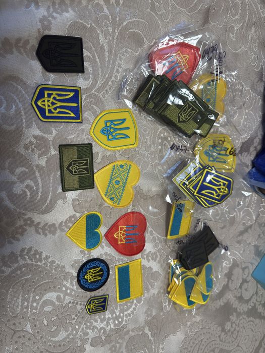 Шеврони нашивки