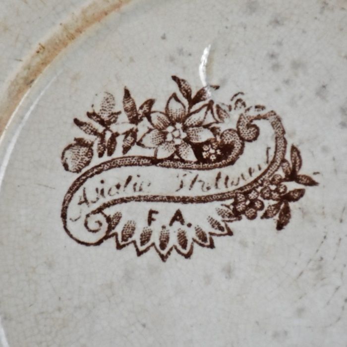 Prato Faiança Fábrica Alcântara, dec. “Asiatic Pheasants”, marca rara