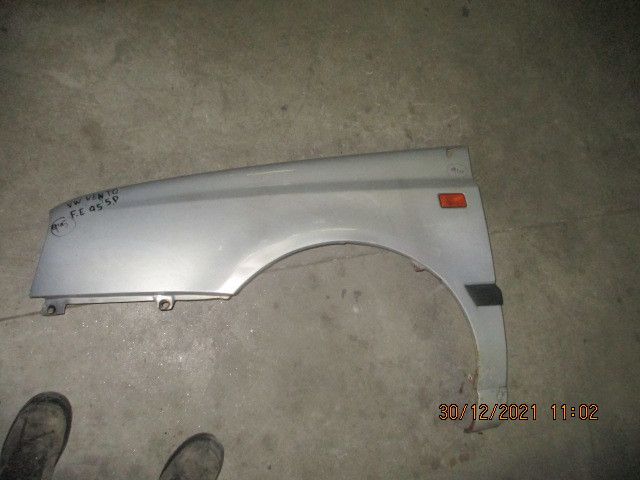 Guarda-lamas esquerdo VOLKSWAGEN Vento (1H2)