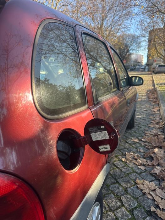 Opel corsa bourdout,diesel;usado como novo