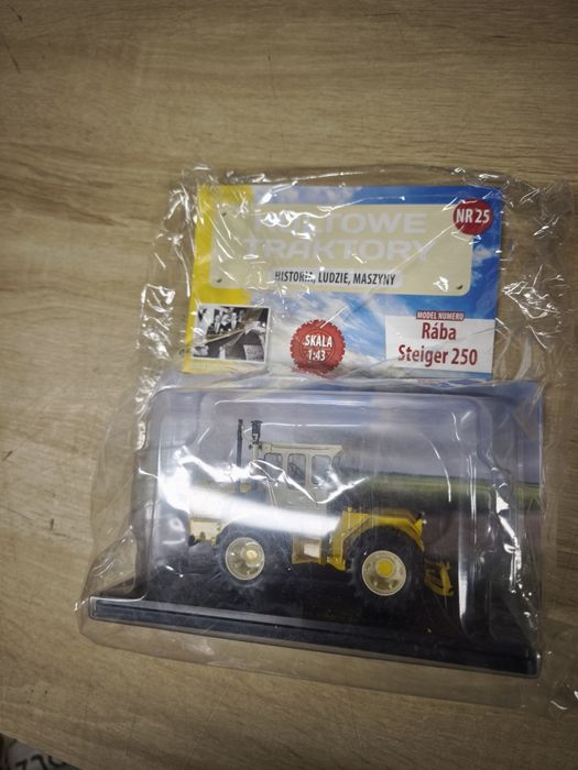 Kultowe traktory nr 25 Raba Steiger 250 Hachette 1:43 wysyłka gratis