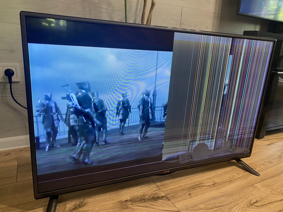 Телевизор LG  (под ремонт) 42LB620V