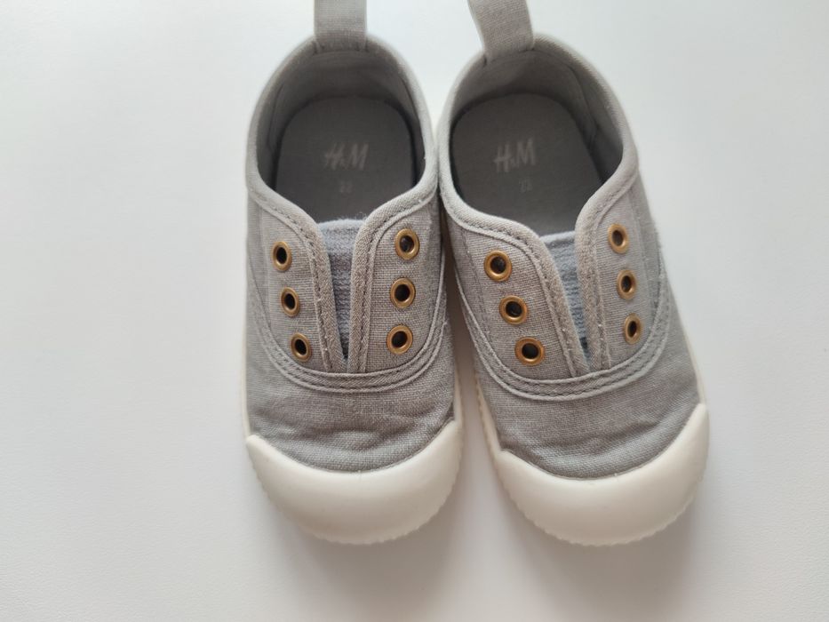 Kapcie papcie do przedszkola trampki tenisówki rozm. 22