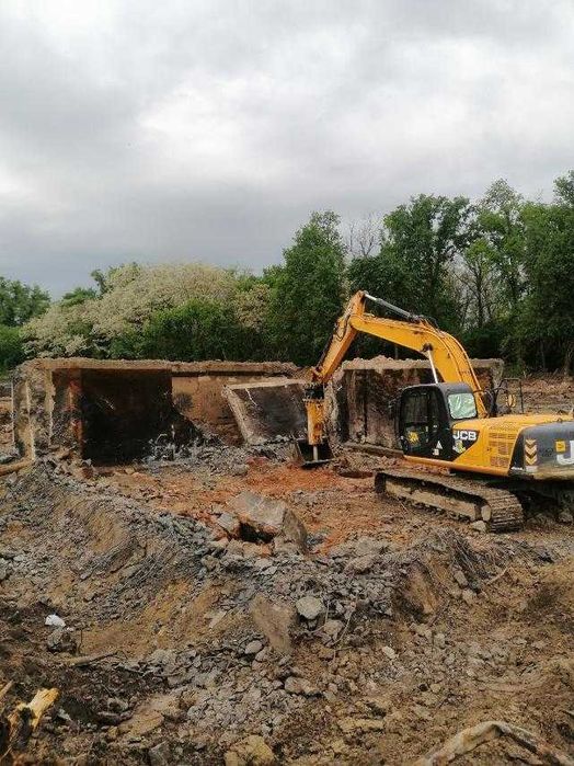 Оренда гусеничного повноповоротного екскаватора з гідромолотом